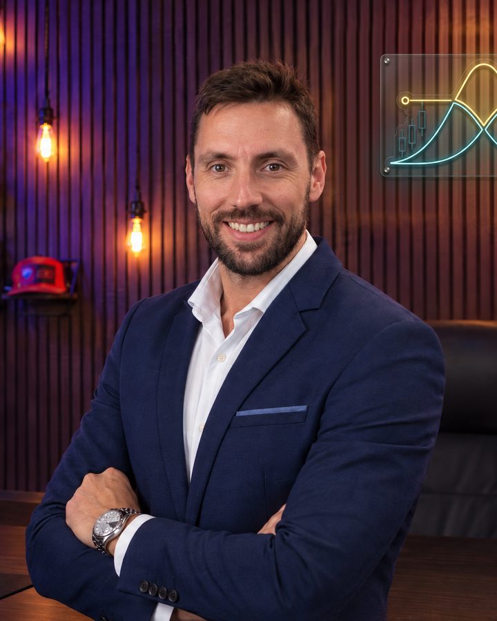 Aleix Fayos, formador de Campus Opciones, en su estudio